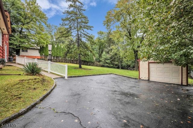 209 Cedar St, Cedar Grove Twp., NJ 07009