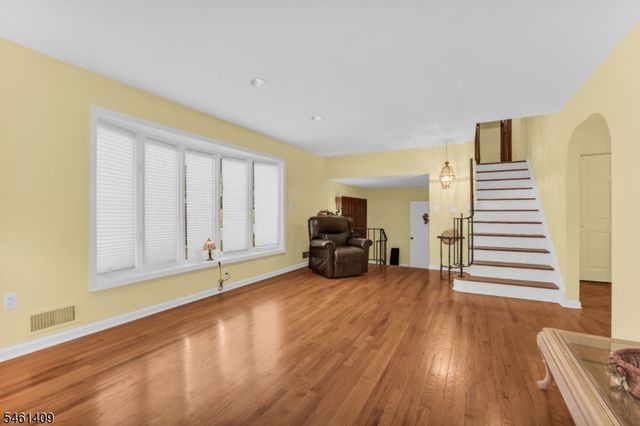 209 Cedar St, Cedar Grove Twp., NJ 07009