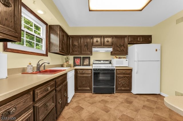 209 Cedar St, Cedar Grove Twp., NJ 07009