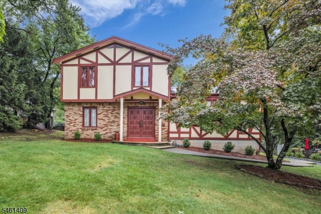 209 Cedar St, Cedar Grove Twp., NJ 07009