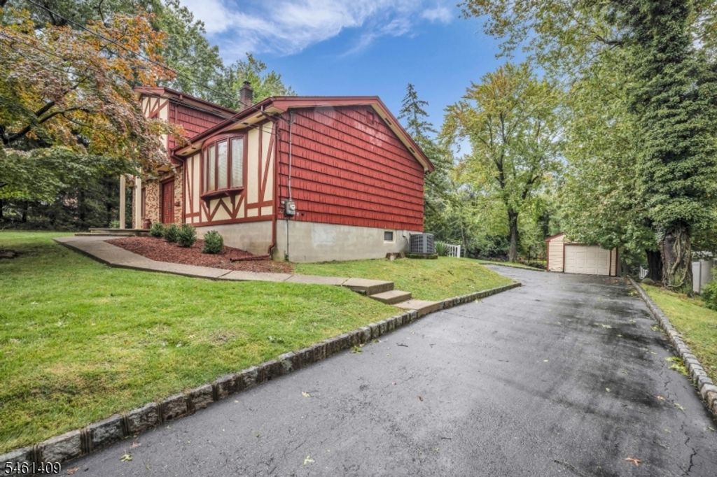 209 Cedar St, Cedar Grove Twp., NJ 07009 — photo 3