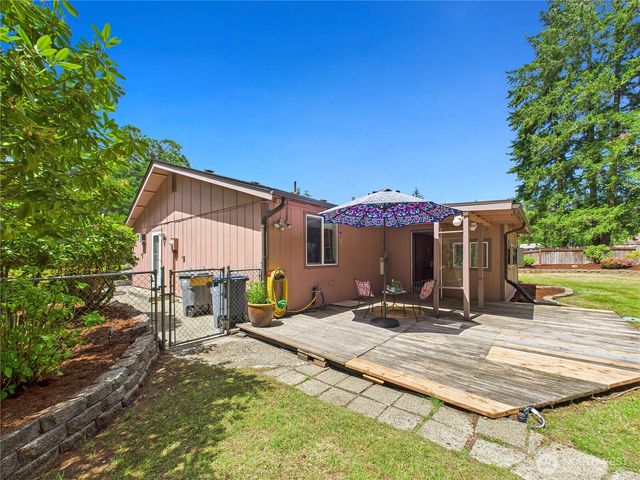 5511 Chokecherry Circle W, University Place, WA 98467