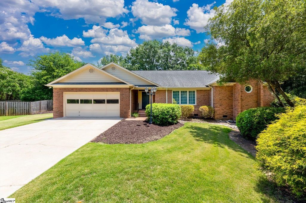208 Yellow Poplar Court, Simpsonville, SC 29681