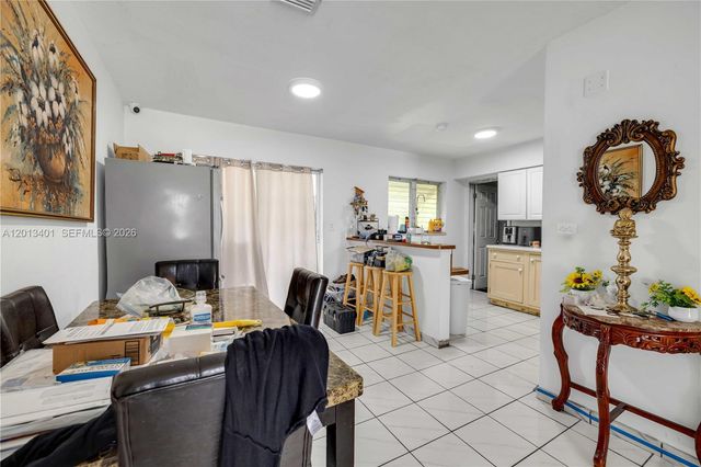10370 SW 44th St, Miami, FL 33165