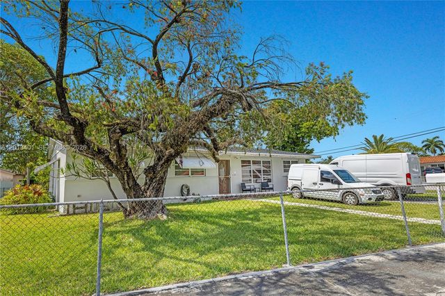 10370 SW 44th St, Miami, FL 33165