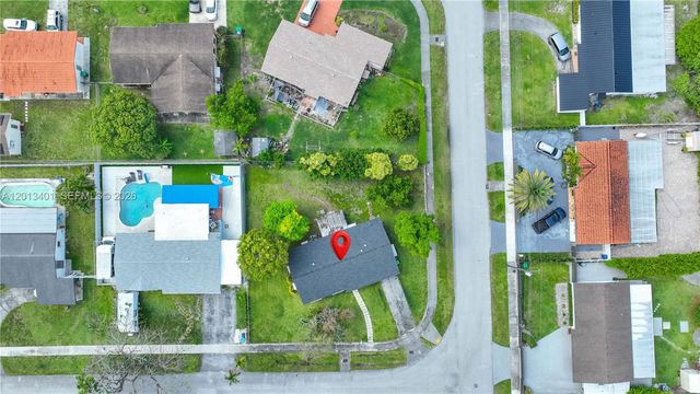 10370 SW 44th St, Miami, FL 33165