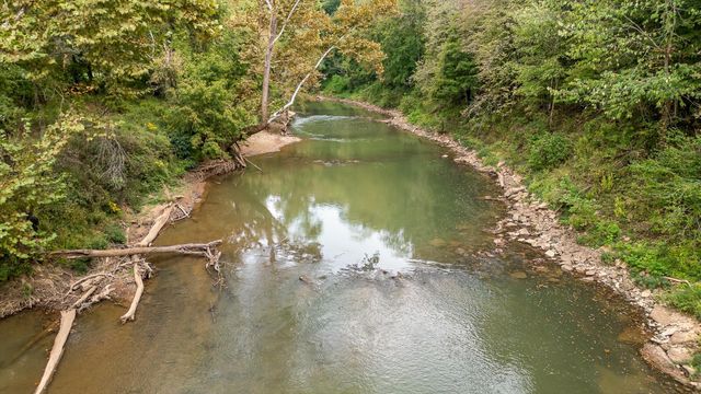 10 Sturgeon Creek Road, Cedar Hill, TN 37032