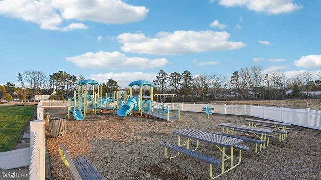 276 HERMOSA DR, Egg Harbor Township, NJ 08234