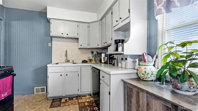 14070 Longtin Street, Southgate, MI 48195