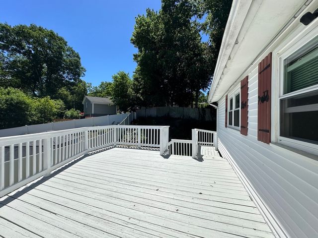 5 Dietz Ct, Boston, MA 02136