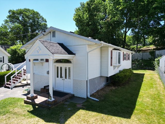 5 Dietz Ct, Boston, MA 02136
