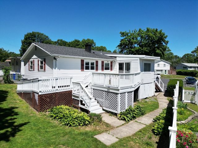 5 Dietz Ct, Boston, MA 02136