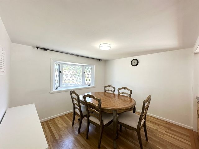 5 Dietz Ct, Boston, MA 02136