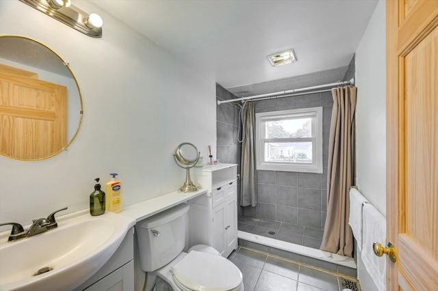 5 Dietz Ct, Boston, MA 02136