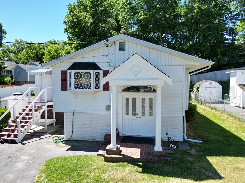 5 Dietz Ct, Boston, MA 02136