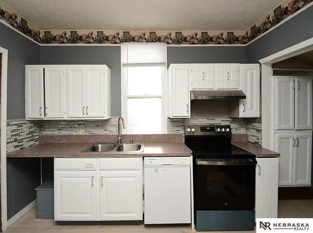 1118 N 46th Street, Omaha, NE 68132