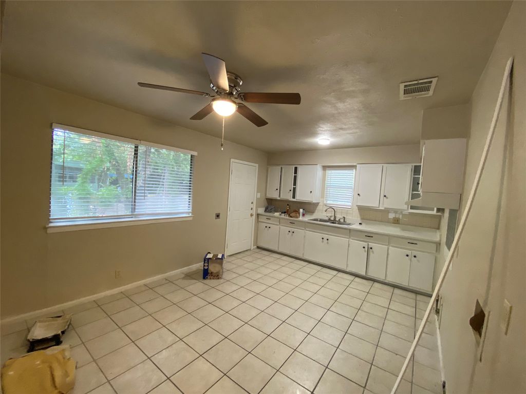1412 Oakwood Drive, Denton, TX 76205