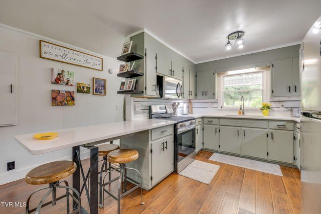 1723 Highway 81 S, Jonesborough, TN 37659
