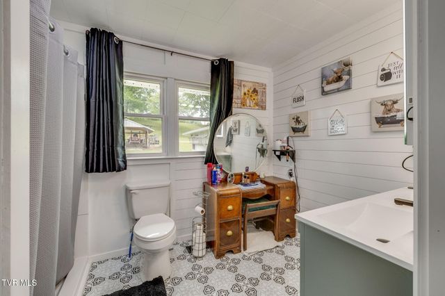 1723 Highway 81 S, Jonesborough, TN 37659