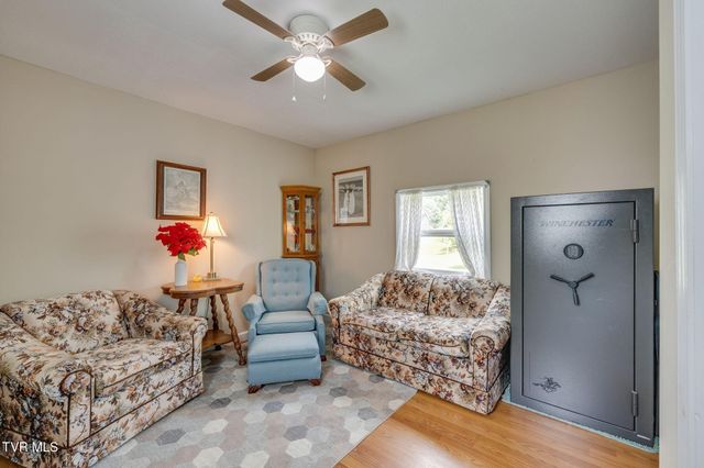 1723 Highway 81 S, Jonesborough, TN 37659