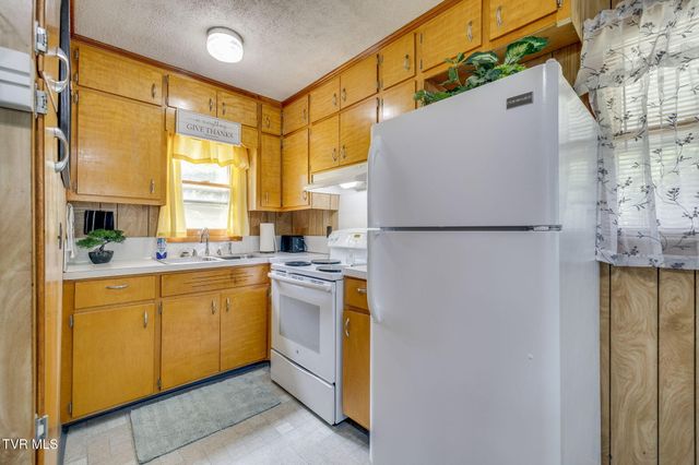 1723 Highway 81 S, Jonesborough, TN 37659