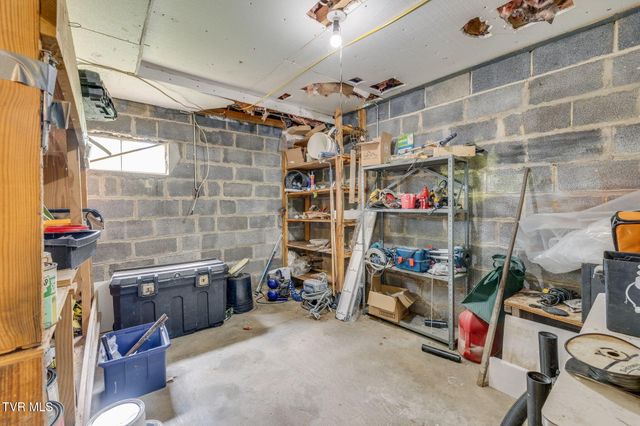1723 Highway 81 S, Jonesborough, TN 37659