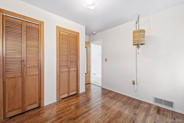 4321 S Dearborn Street, Melvindale, MI 48122