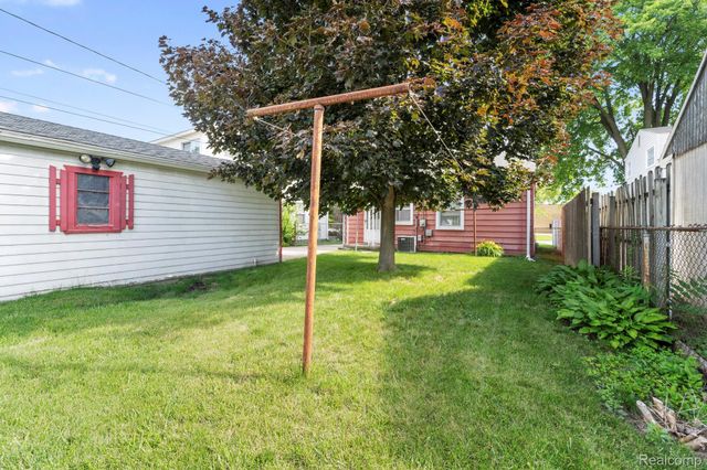 4321 S Dearborn Street, Melvindale, MI 48122