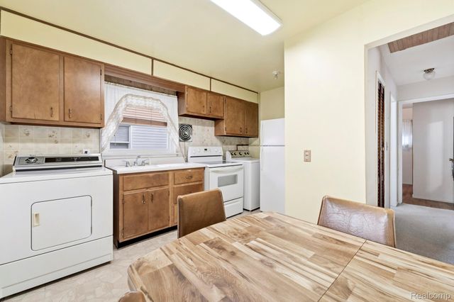 4321 S Dearborn Street, Melvindale, MI 48122