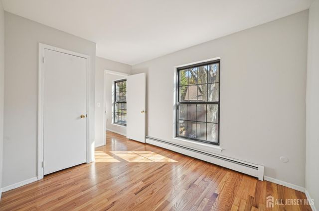 323 Gill Lane 11C, Iselin, NJ 08830