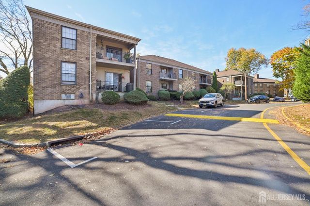 323 Gill Lane 11C, Iselin, NJ 08830