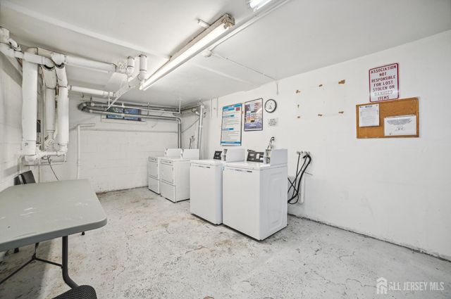 323 Gill Lane 11C, Iselin, NJ 08830