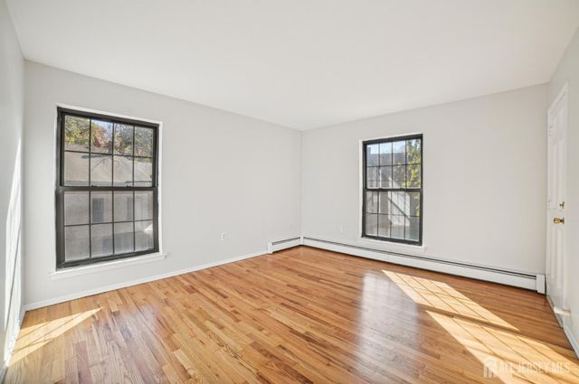 323 Gill Lane 11C, Iselin, NJ 08830