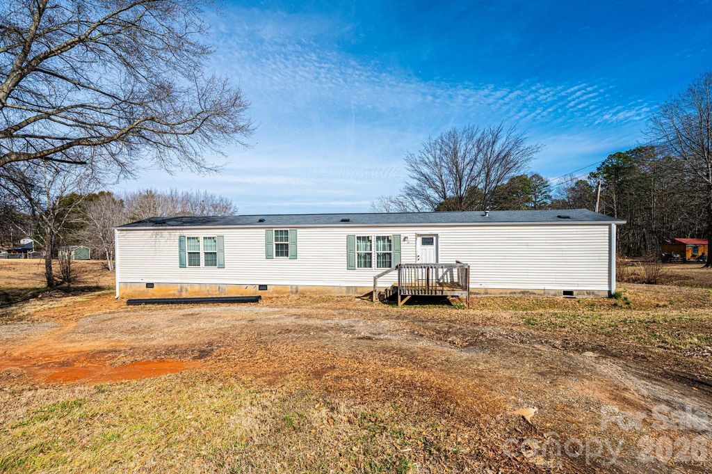97 Pine Ridge Drive, Taylorsville, NC 28681