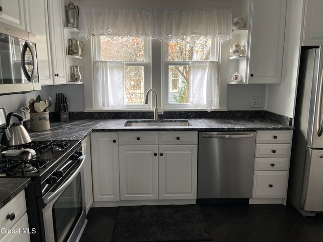 33 Coolidge Avenue, Glens Falls, NY 12801