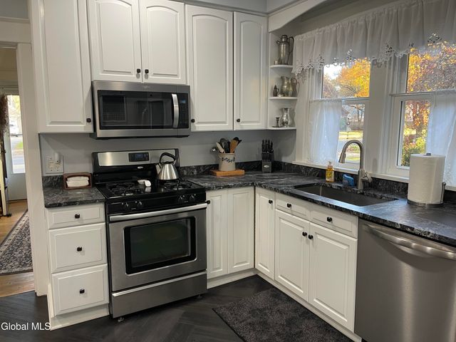 33 Coolidge Avenue, Glens Falls, NY 12801