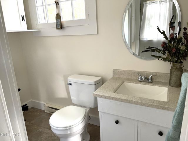 33 Coolidge Avenue, Glens Falls, NY 12801