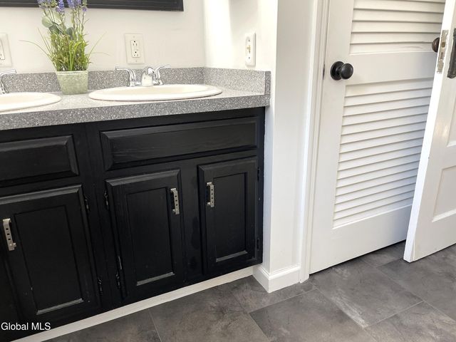 33 Coolidge Avenue, Glens Falls, NY 12801