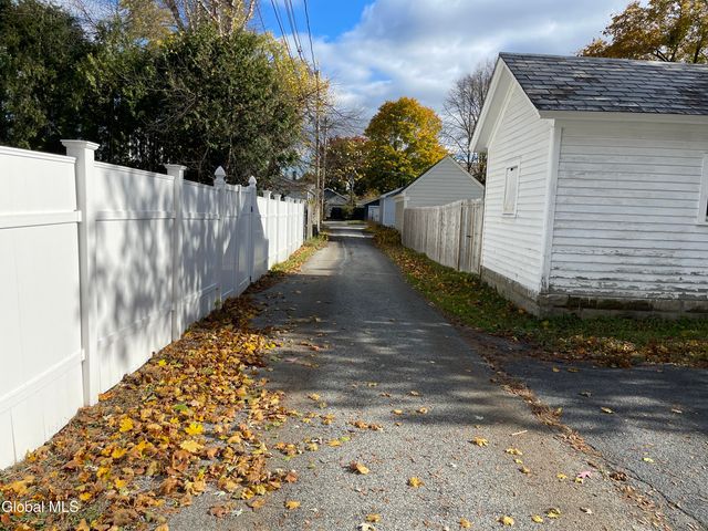 33 Coolidge Avenue, Glens Falls, NY 12801