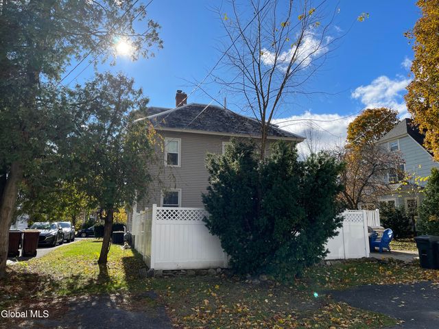 33 Coolidge Avenue, Glens Falls, NY 12801