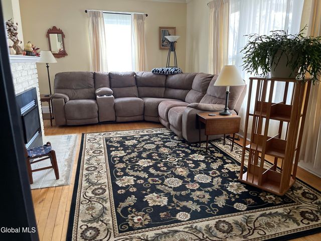 33 Coolidge Avenue, Glens Falls, NY 12801