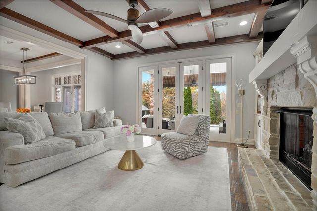 3618 W Howard Nickell Road, Fayetteville, AR 72704