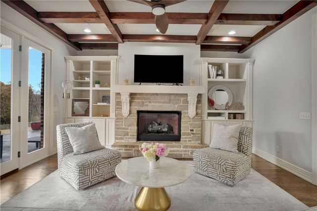 3618 W Howard Nickell Road, Fayetteville, AR 72704