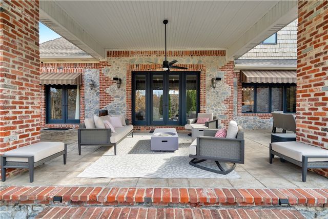 3618 W Howard Nickell Road, Fayetteville, AR 72704