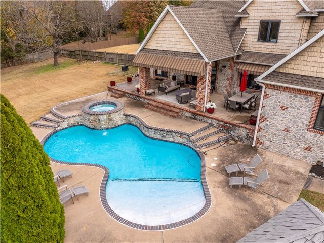 3618 W Howard Nickell Road, Fayetteville, AR 72704