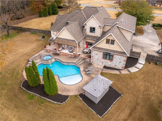 3618 W Howard Nickell Road, Fayetteville, AR 72704