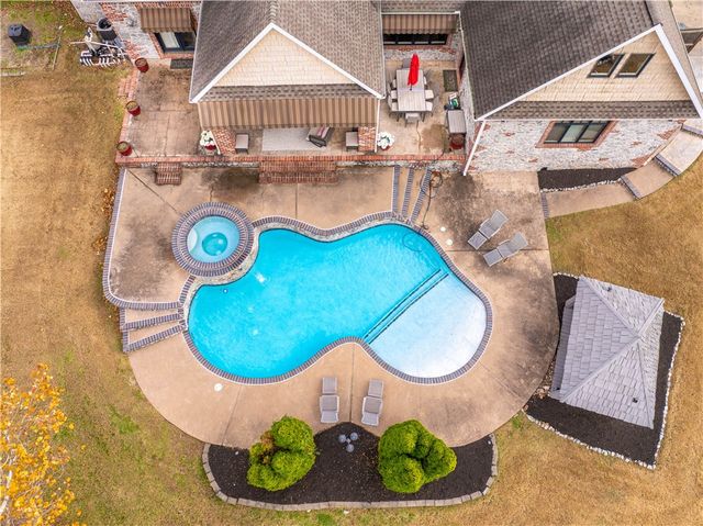 3618 W Howard Nickell Road, Fayetteville, AR 72704