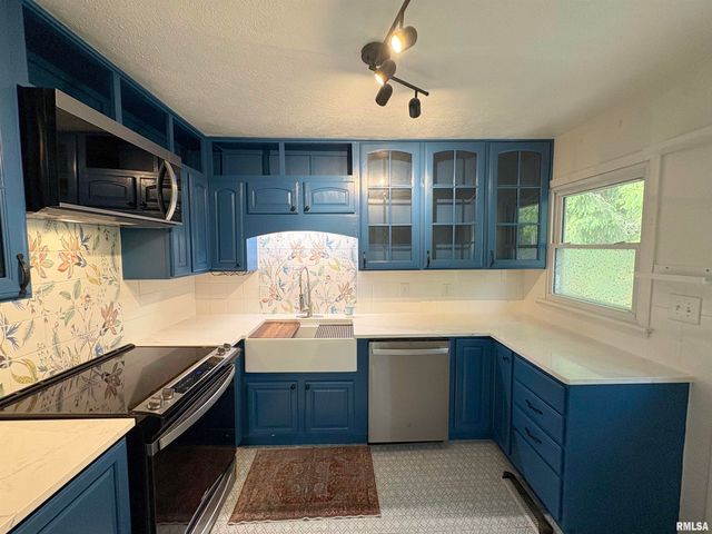 3306 W GLEN Avenue, Peoria, IL 61615