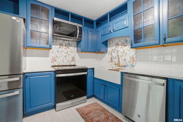 3306 W GLEN Avenue, Peoria, IL 61615