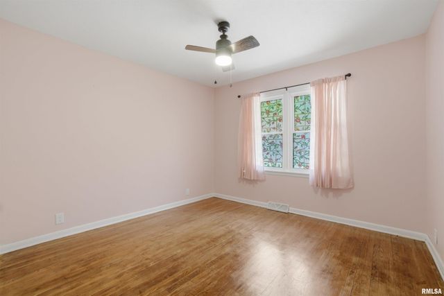 3306 W GLEN Avenue, Peoria, IL 61615
